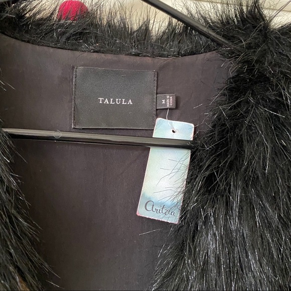 Talula Aritzia Park Slope Faux Fur Vest - Picture 8 of 9